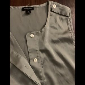 ANN TAYLOR pure silk Small button down blouse